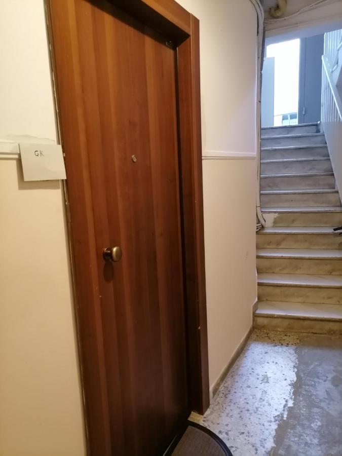 Filopappou Decent Apartment Atenas Exterior foto
