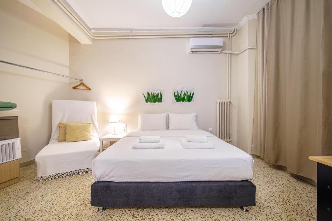 Filopappou Decent Apartment Atenas Exterior foto