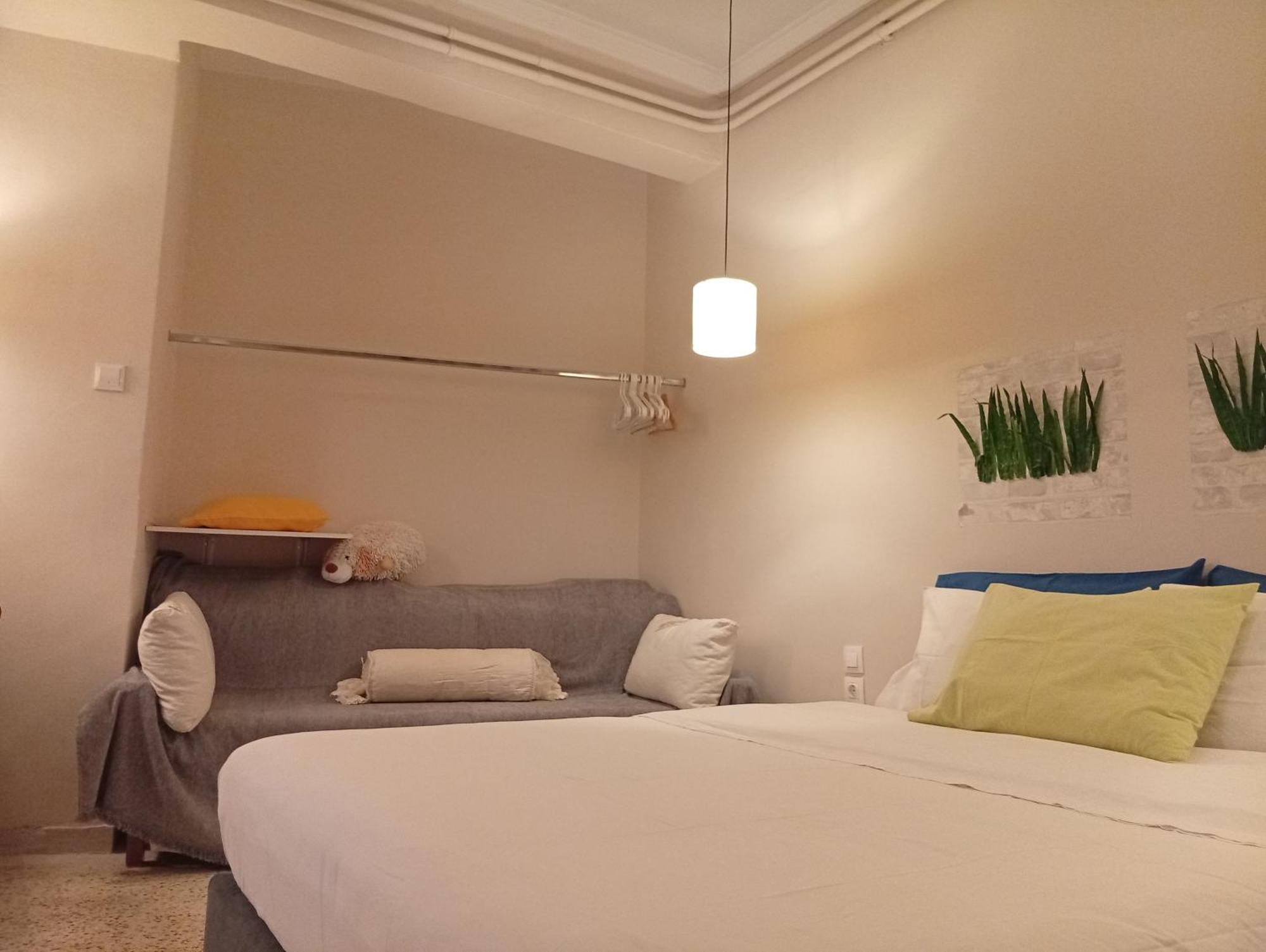 Filopappou Decent Apartment Atenas Exterior foto