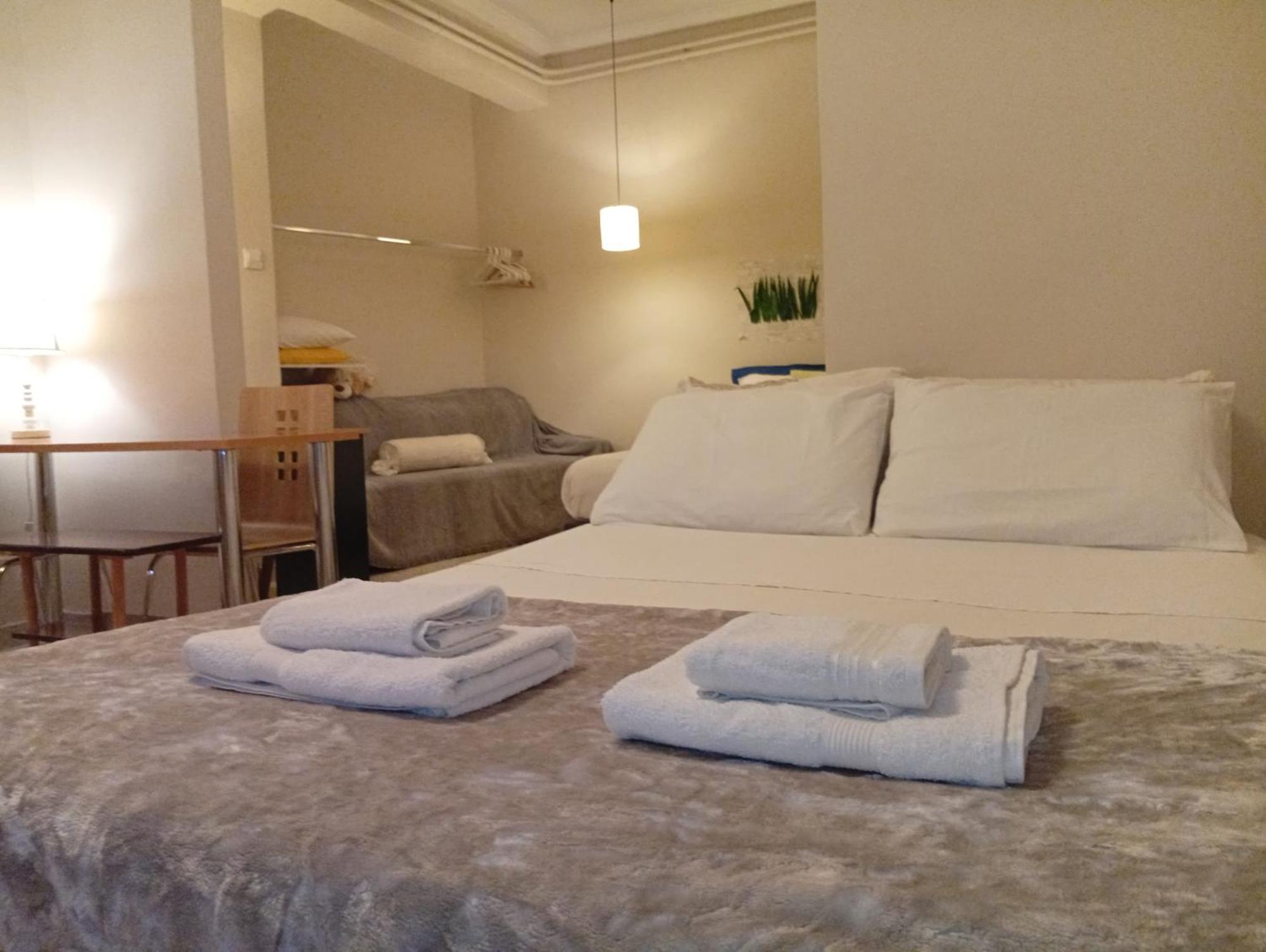 Filopappou Decent Apartment Atenas Exterior foto