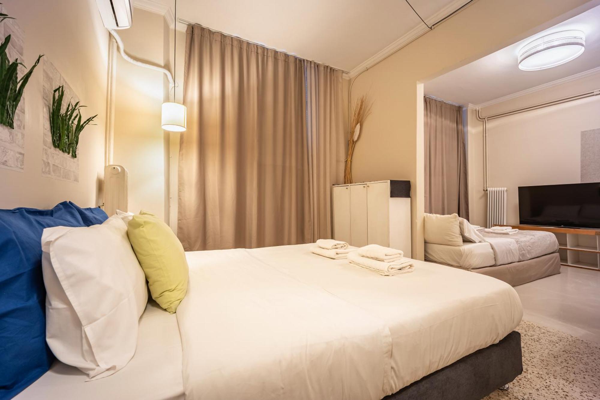 Filopappou Decent Apartment Atenas Exterior foto