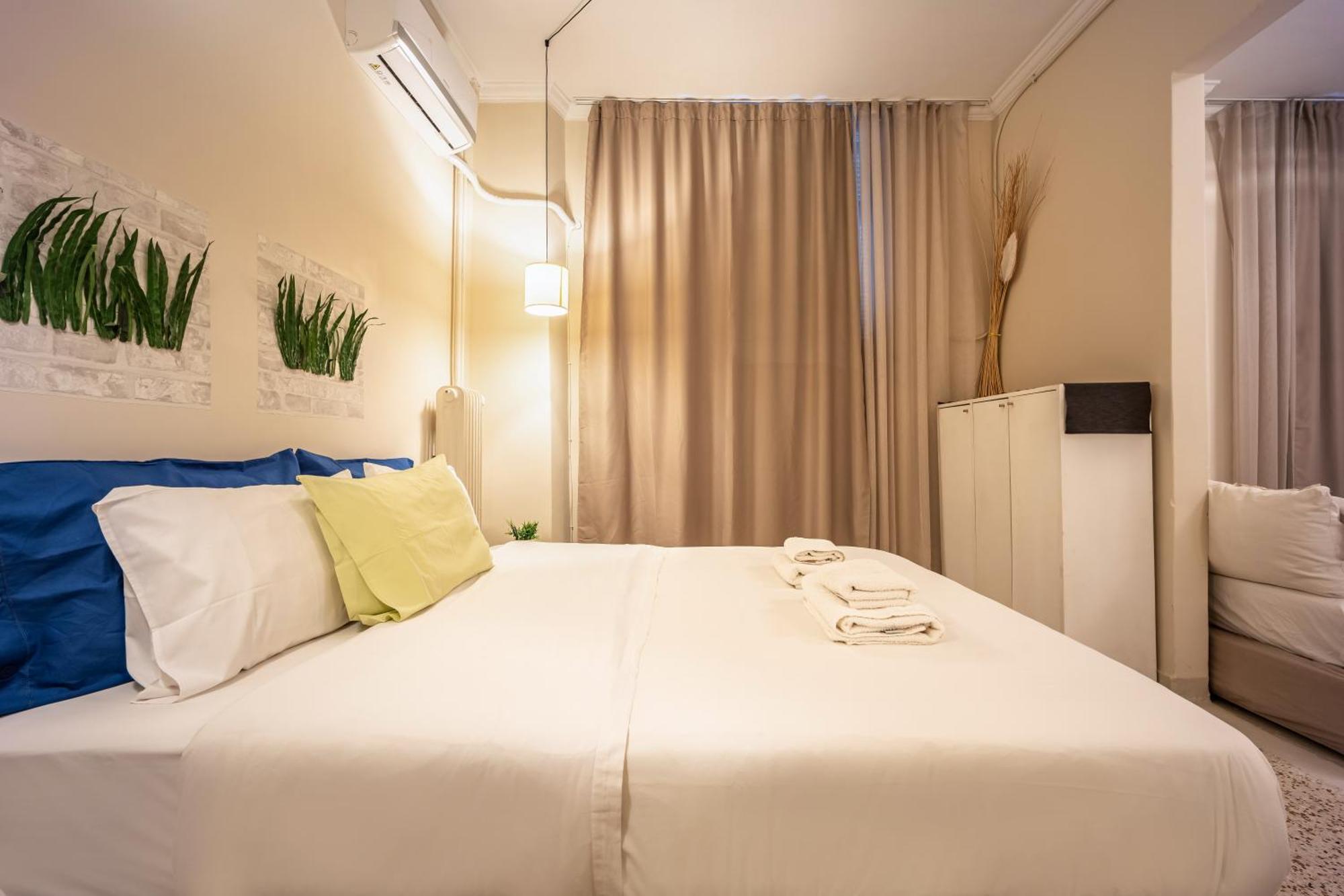 Filopappou Decent Apartment Atenas Exterior foto
