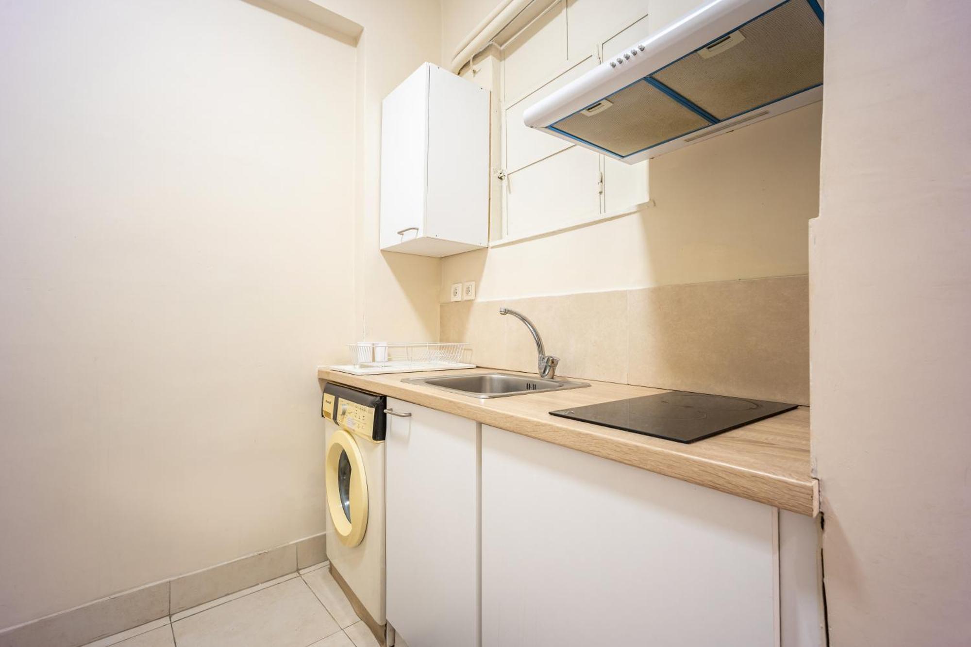 Filopappou Decent Apartment Atenas Exterior foto